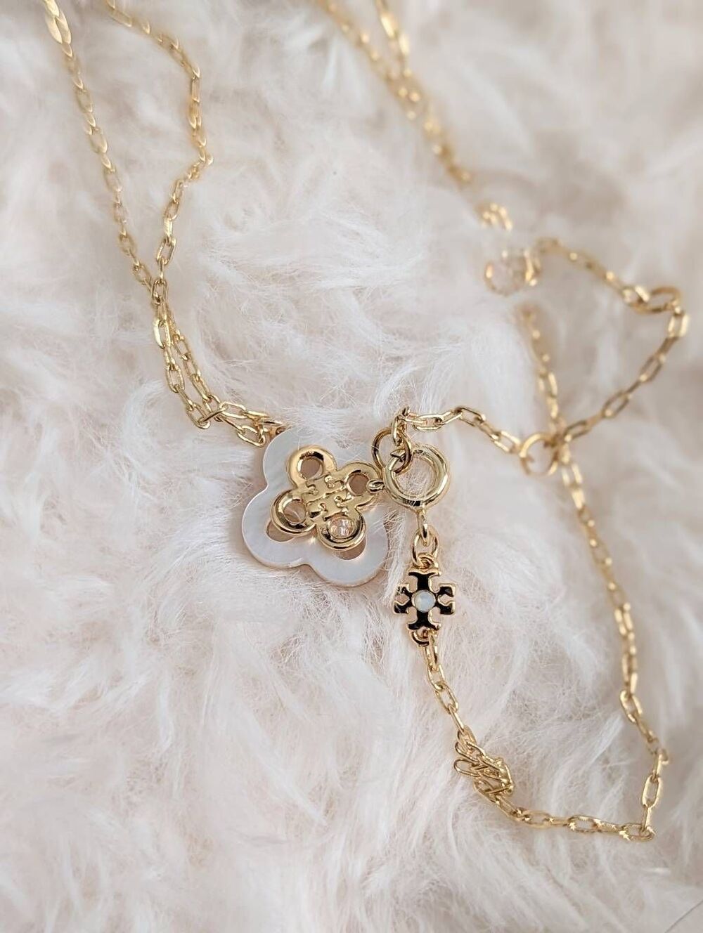 TORY BURCH Kira Stacked Clover Gold Charm Necklace - Picture 4 of 5